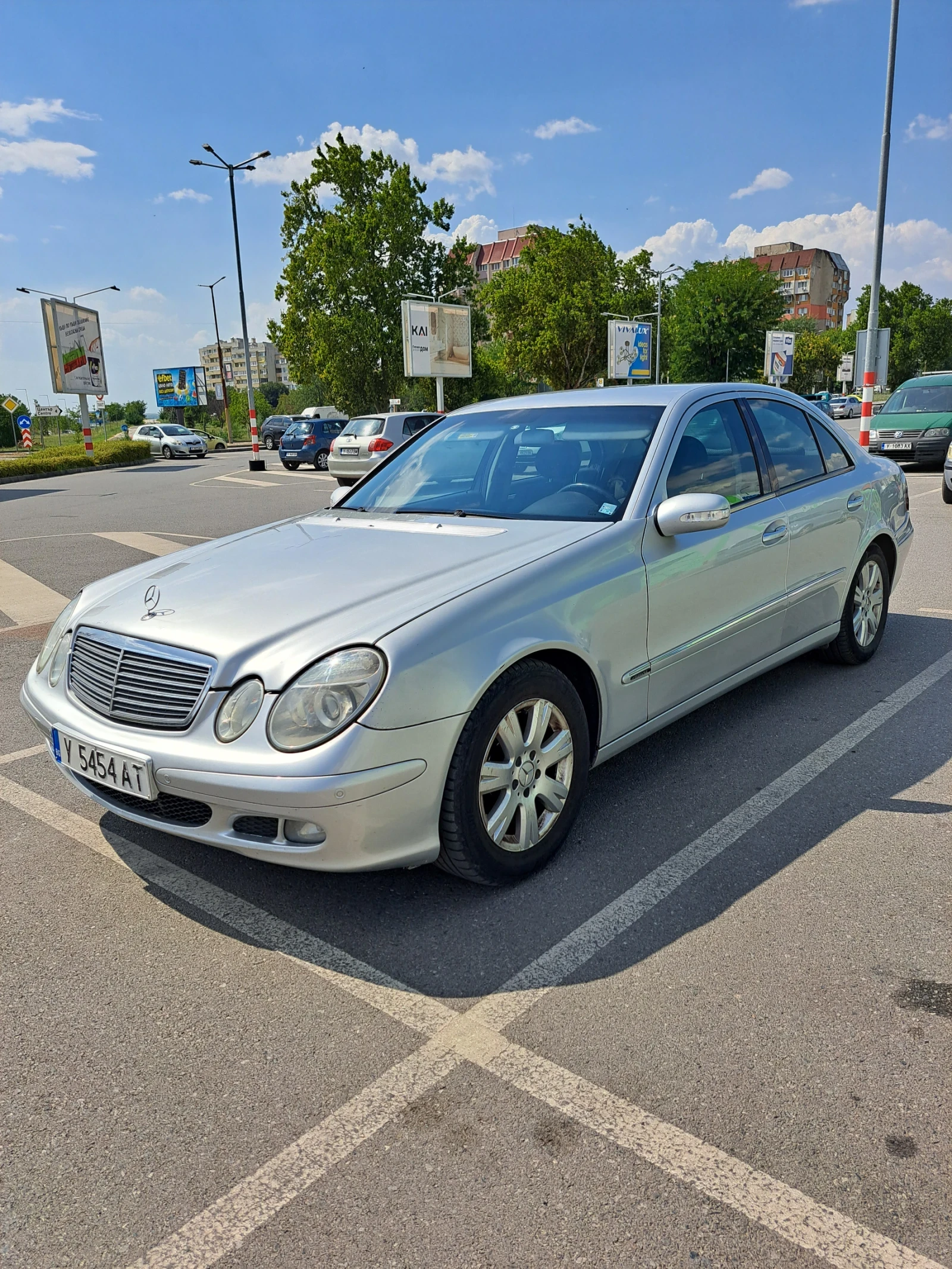 Mercedes-Benz E 220 E229 W211, снимка 5 - Автомобили и джипове - 55584469