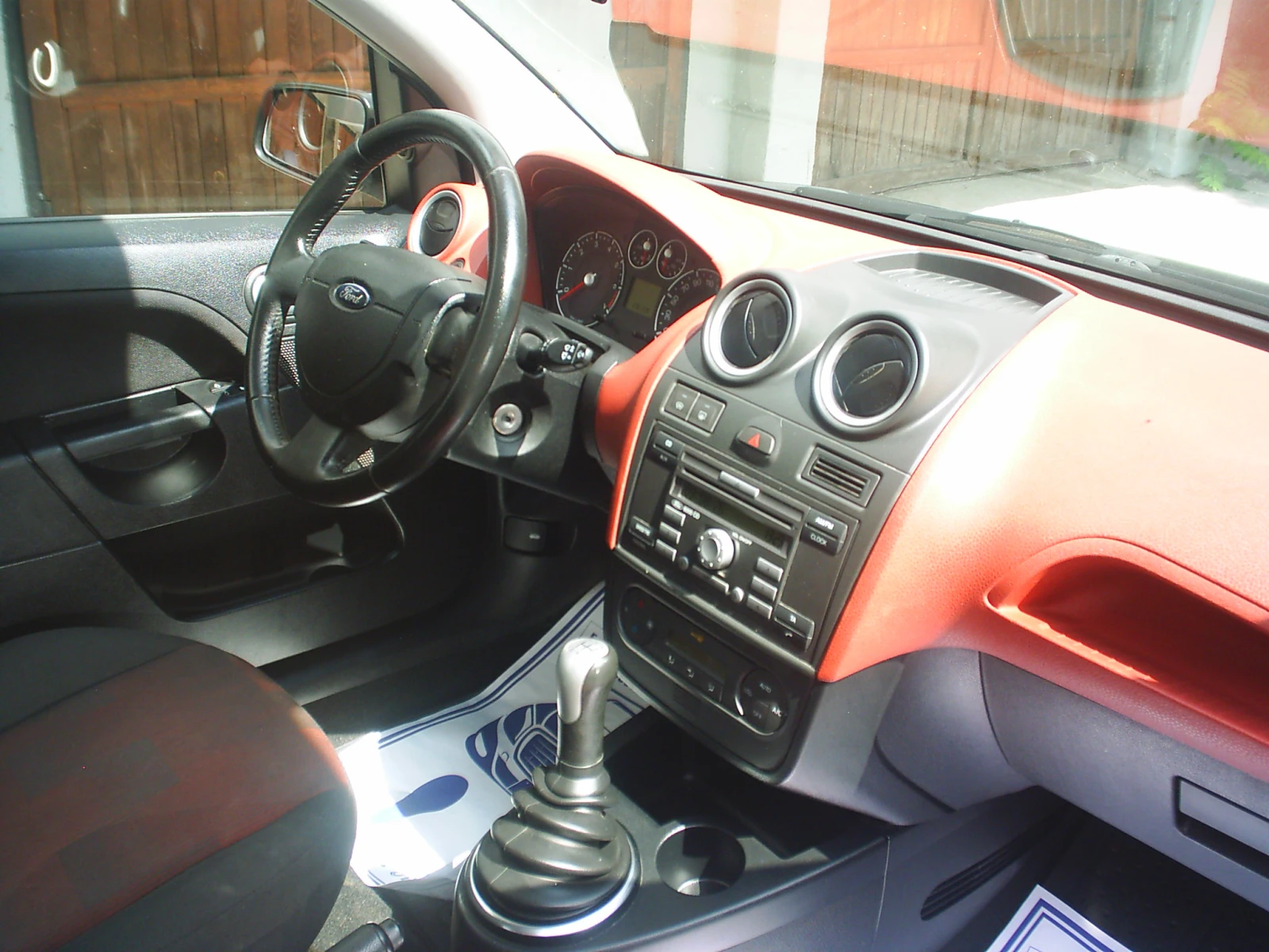 Ford Fiesta 1.25 16 V 75 k.c., снимка 11 - Автомобили и джипове - 55605248