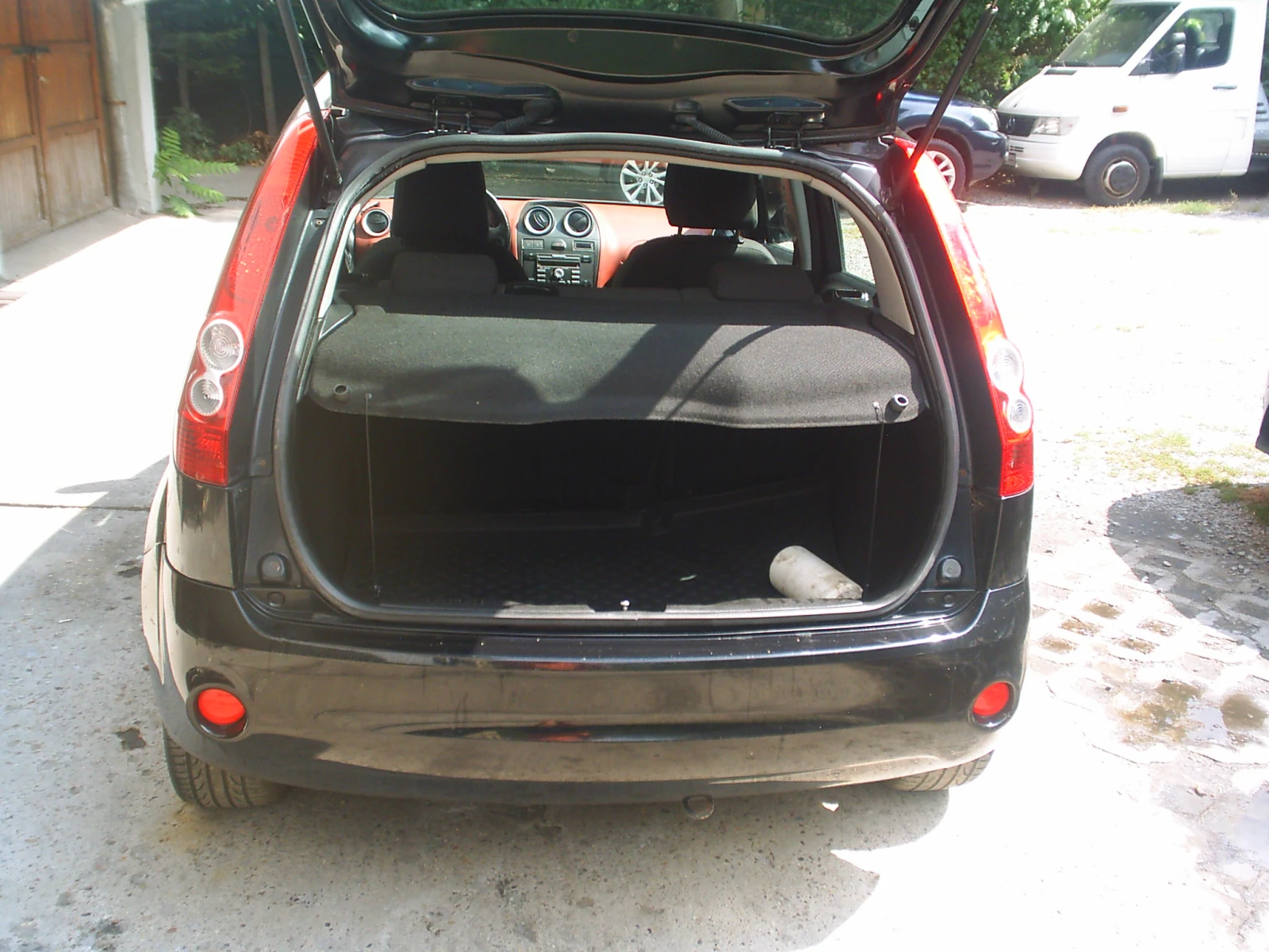Ford Fiesta 1.25 16 V 75 k.c., снимка 13 - Автомобили и джипове - 55605248