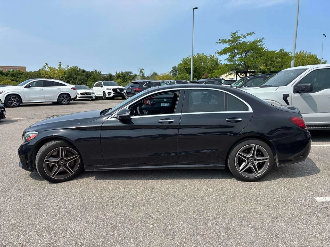 Mercedes-Benz C 300 CARFAX / DISTRONIC / CAMERA / АВТОКРЕДИТ, снимка 2 - Автомобили и джипове - 55632546