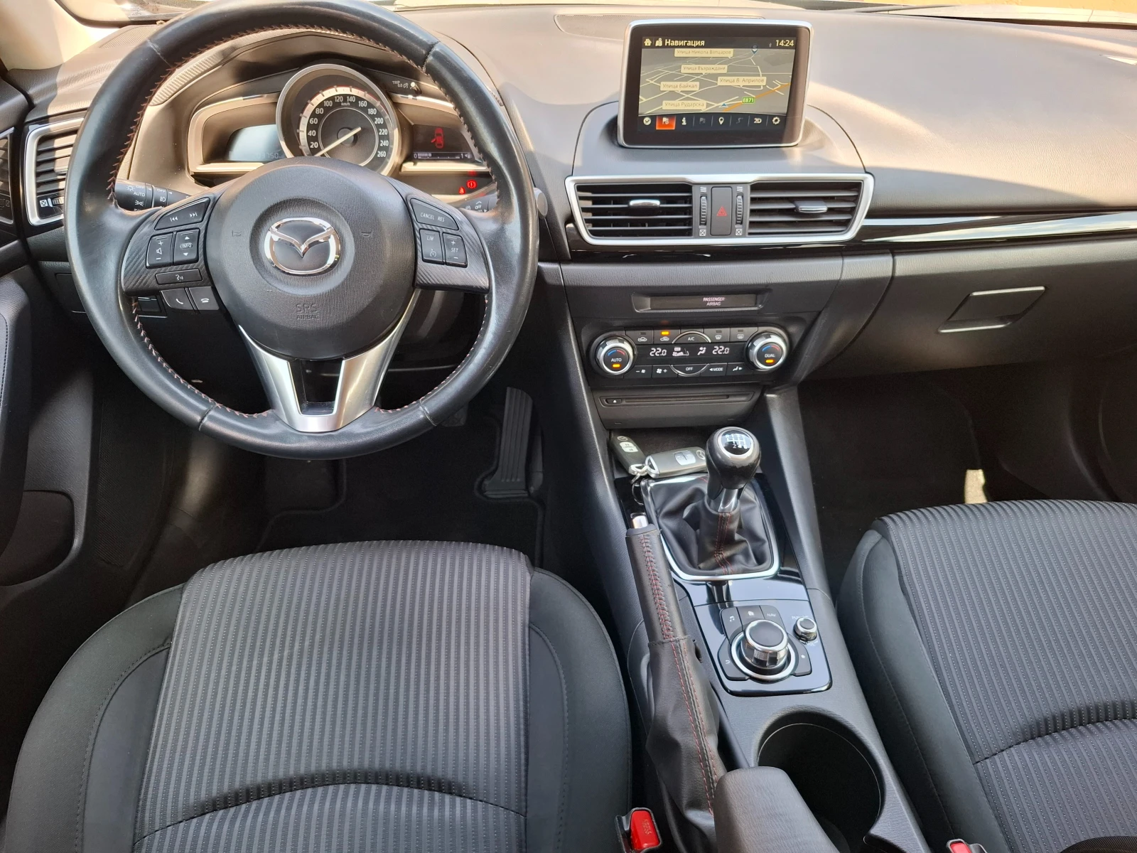 Mazda 3 1.5 SKYACTIV-G EVOLVE, снимка 8 - Автомобили и джипове - 55664077