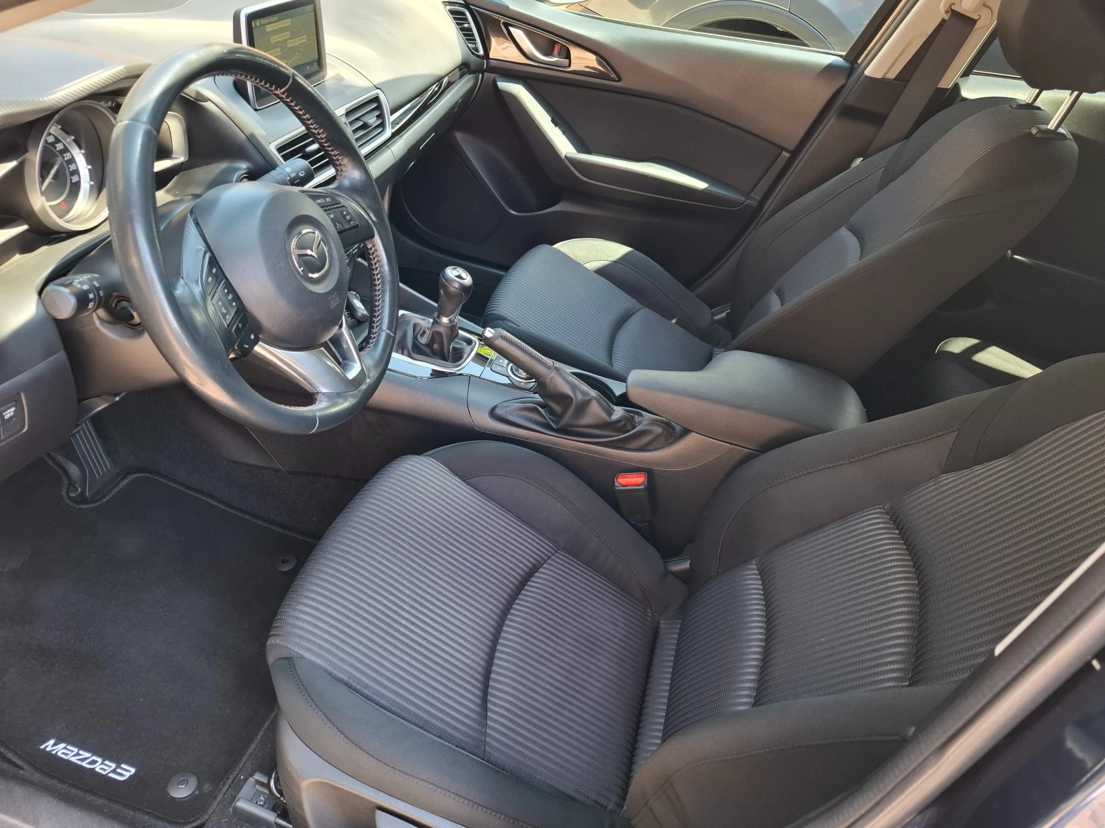 Mazda 3 1.5 SKYACTIV-G EVOLVE, снимка 6 - Автомобили и джипове - 55664077