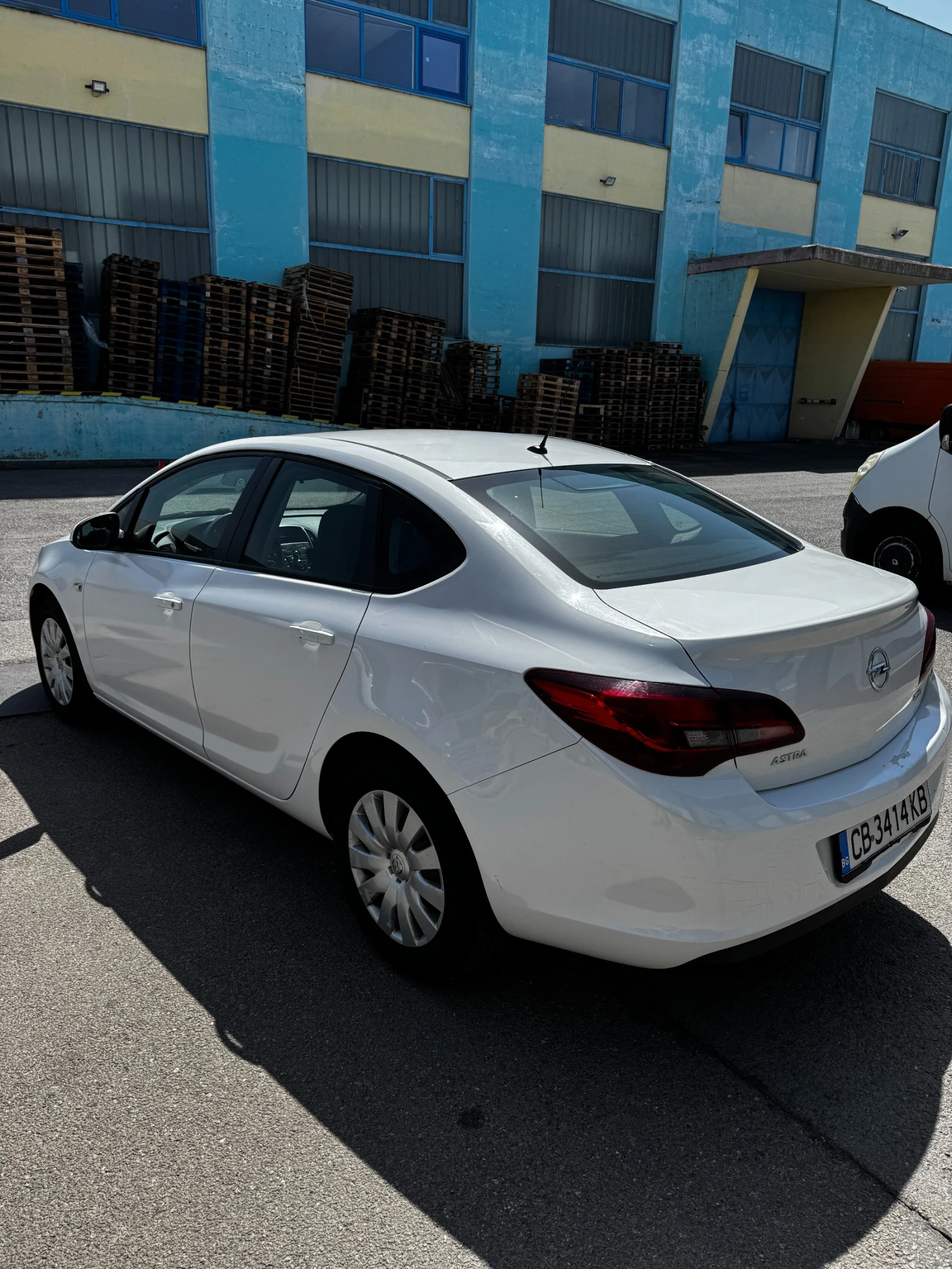 Opel Astra NOTCHBACK, снимка 4 - Автомобили и джипове - 55889682