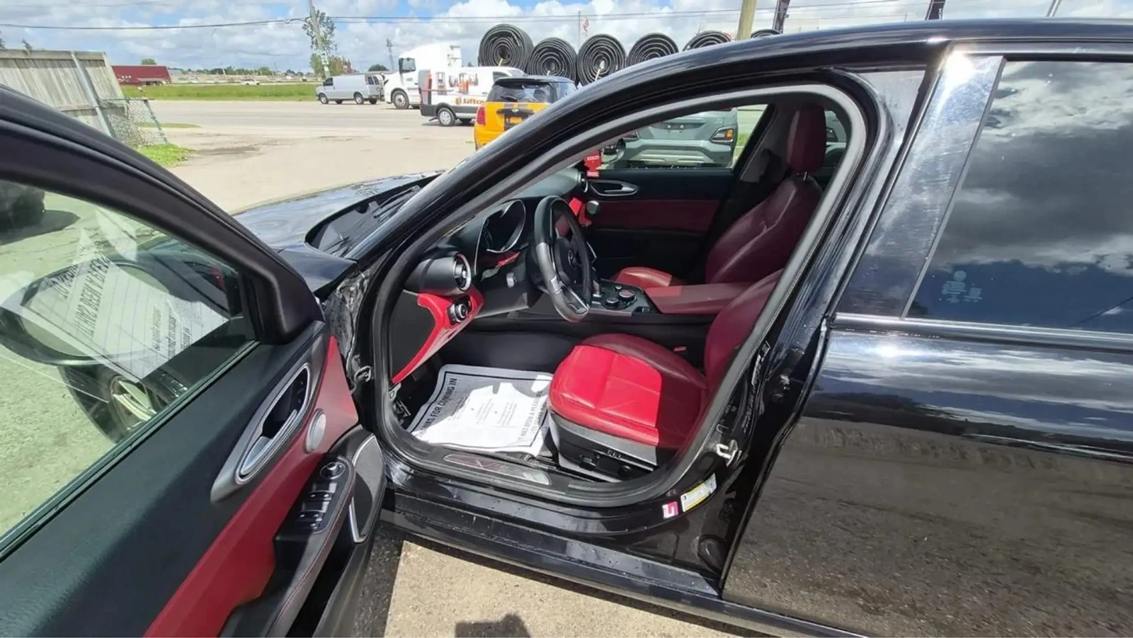 Alfa Romeo Giulia Ti Q4 Цена до България & АвтоКредит, снимка 11 - Автомобили и джипове - 56115722