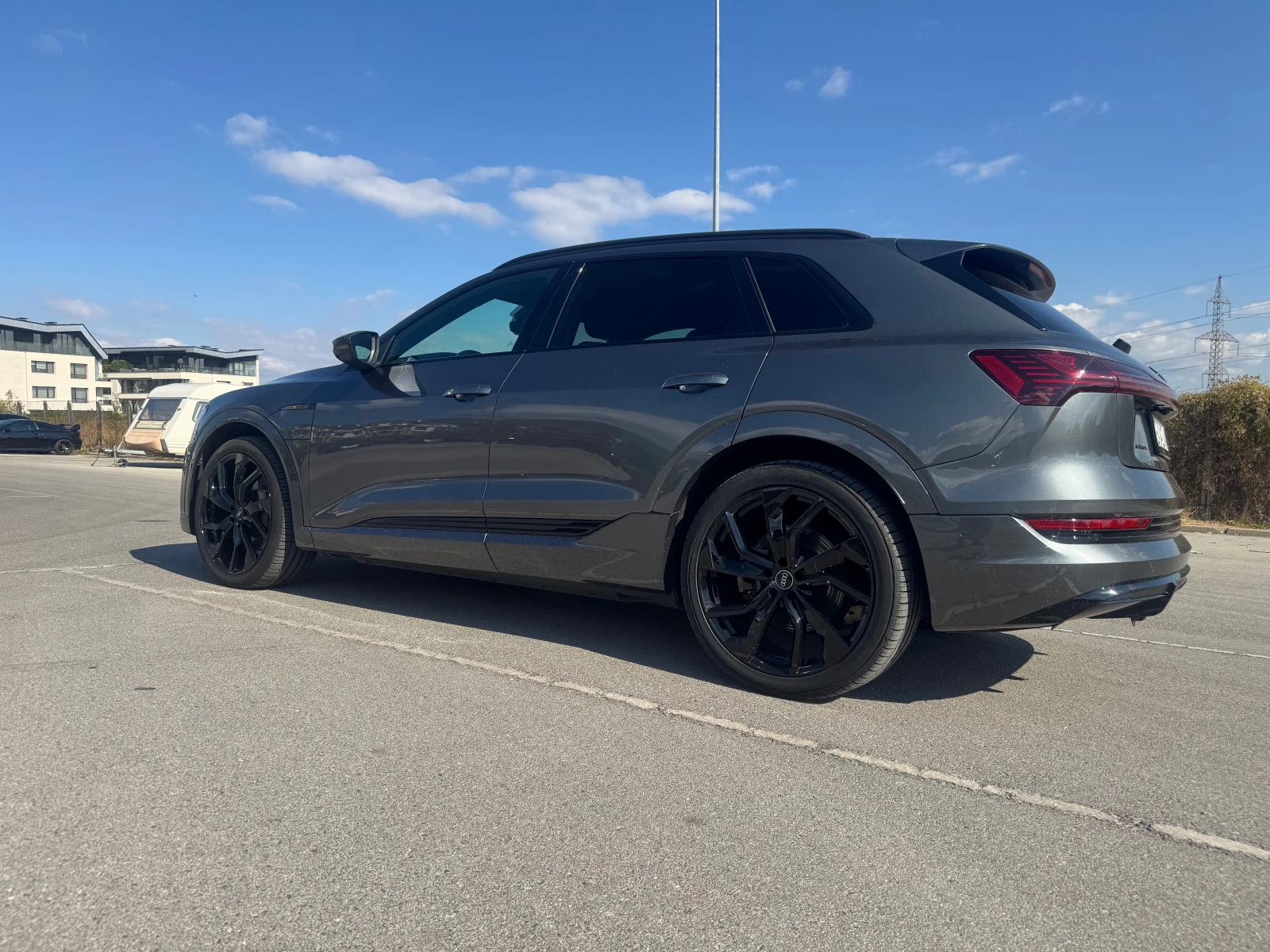 Audi E-Tron, снимка 2 - Автомобили и джипове - 56324740