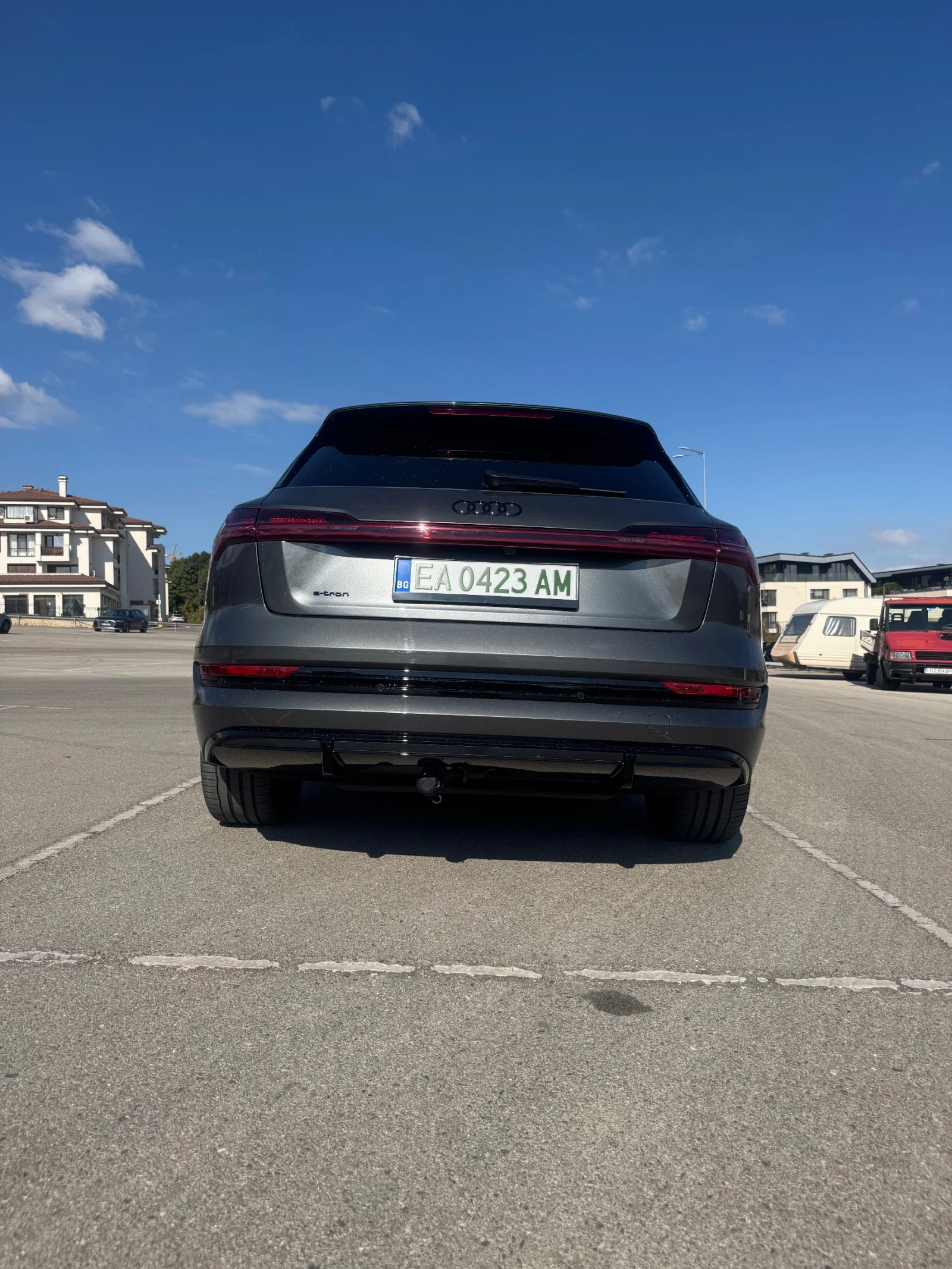 Audi E-Tron, снимка 12 - Автомобили и джипове - 56324740