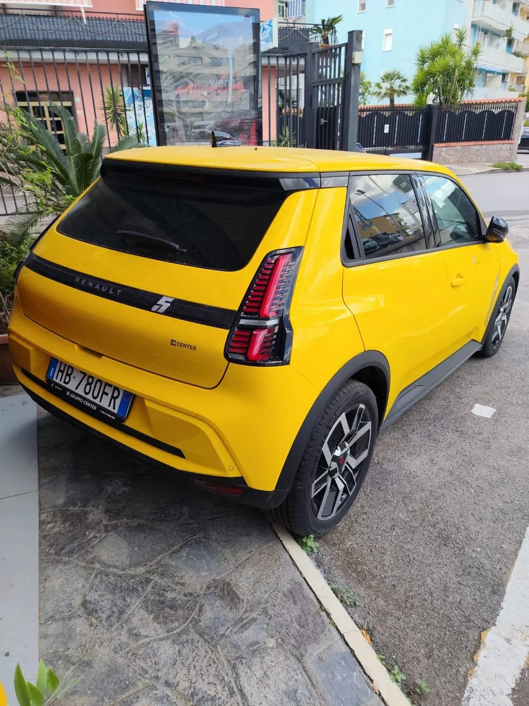 Renault 5 52 kWh Techno ���������� �� ���� 700�� | Mobile.bg � ����������� 2