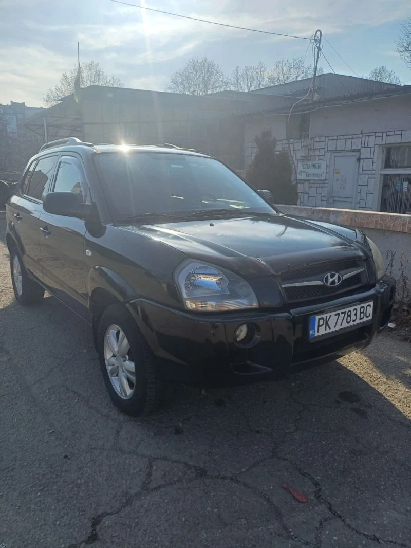 Hyundai Tucson 2.0i, снимка 2 - Автомобили и джипове - 49042216