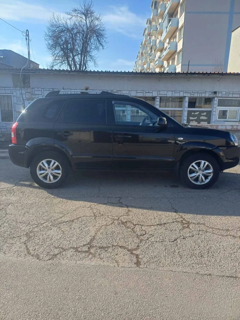 Hyundai Tucson 2.0i, снимка 1 - Автомобили и джипове - 49042216