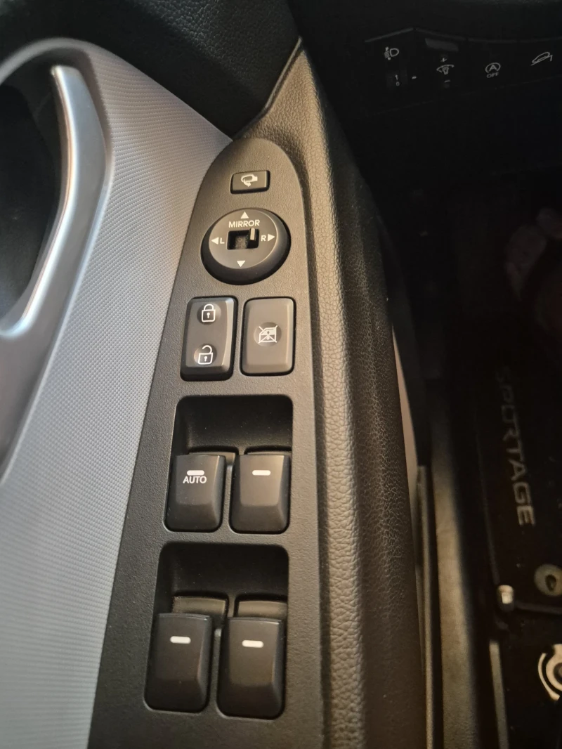 Kia Sportage, снимка 10 - Автомобили и джипове - 52328616