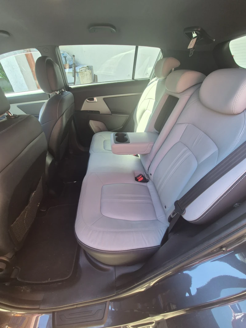Kia Sportage, снимка 8 - Автомобили и джипове - 52328616
