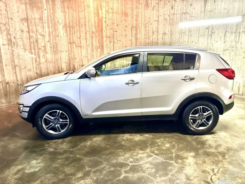 Kia Sportage, снимка 15 - Автомобили и джипове - 52328616