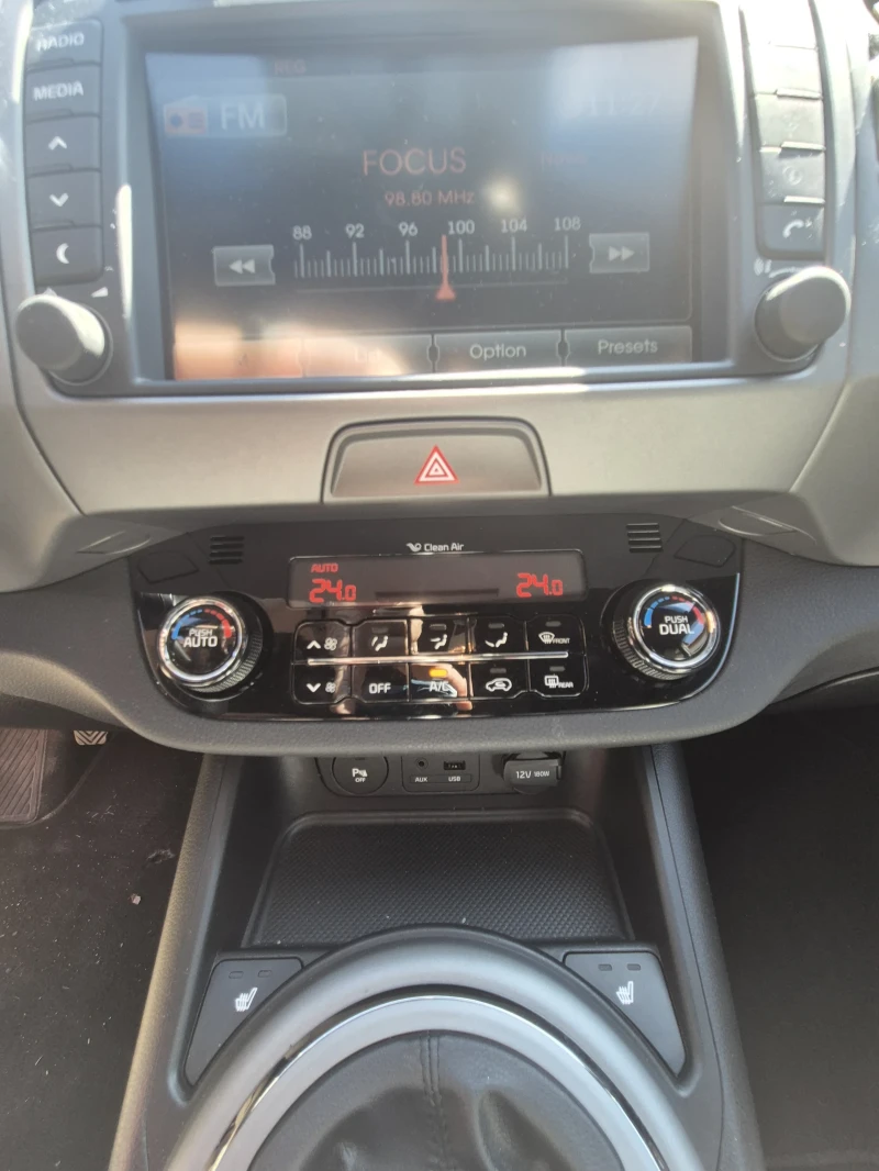 Kia Sportage, снимка 11 - Автомобили и джипове - 52328616