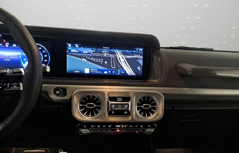 Mercedes-Benz G 580 EQ 4-MATIC AMG BURMESTER-3D CARBON, снимка 9 - Автомобили и джипове - 52577751