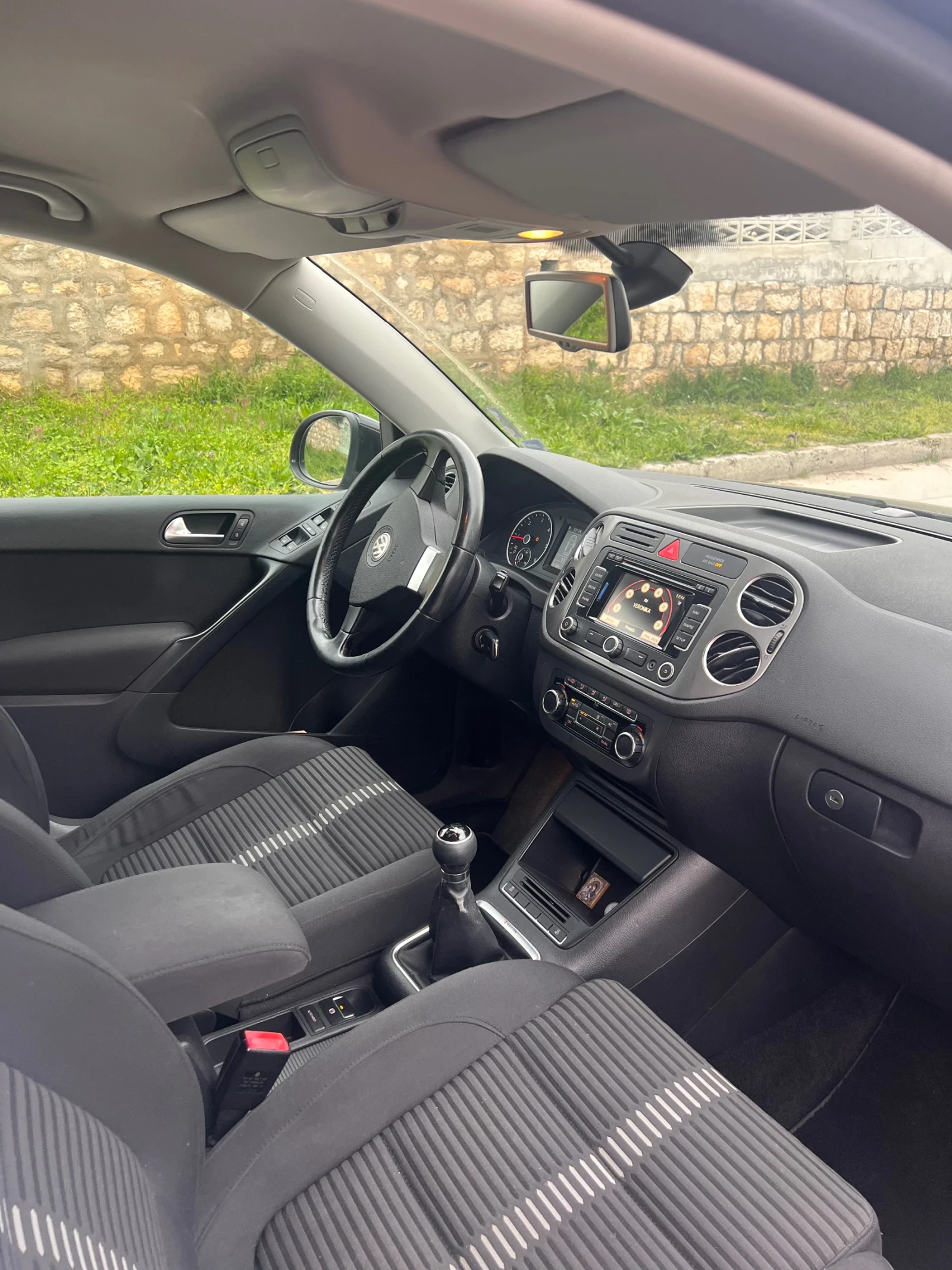 VW Tiguan 2.0 TDI 4Motion, снимка 2 - Автомобили и джипове - 54174702