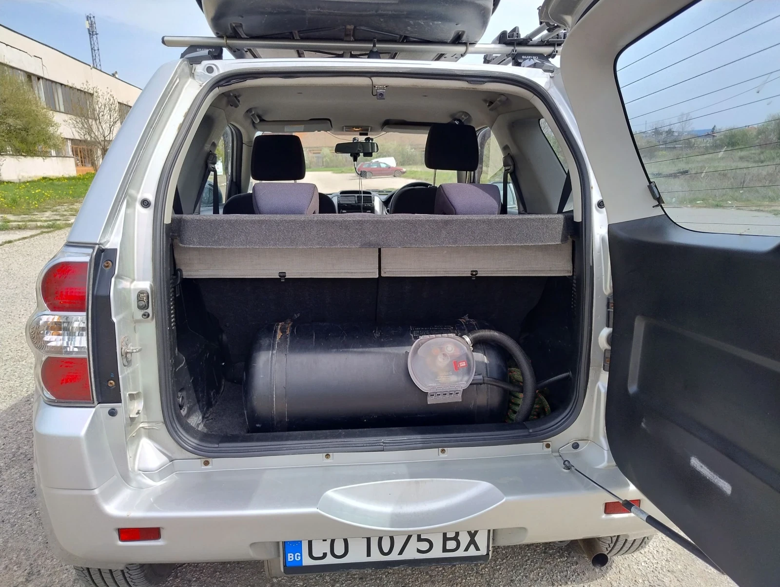 Suzuki Grand vitara 1.6 VVTI, снимка 12 - Автомобили и джипове - 54237138