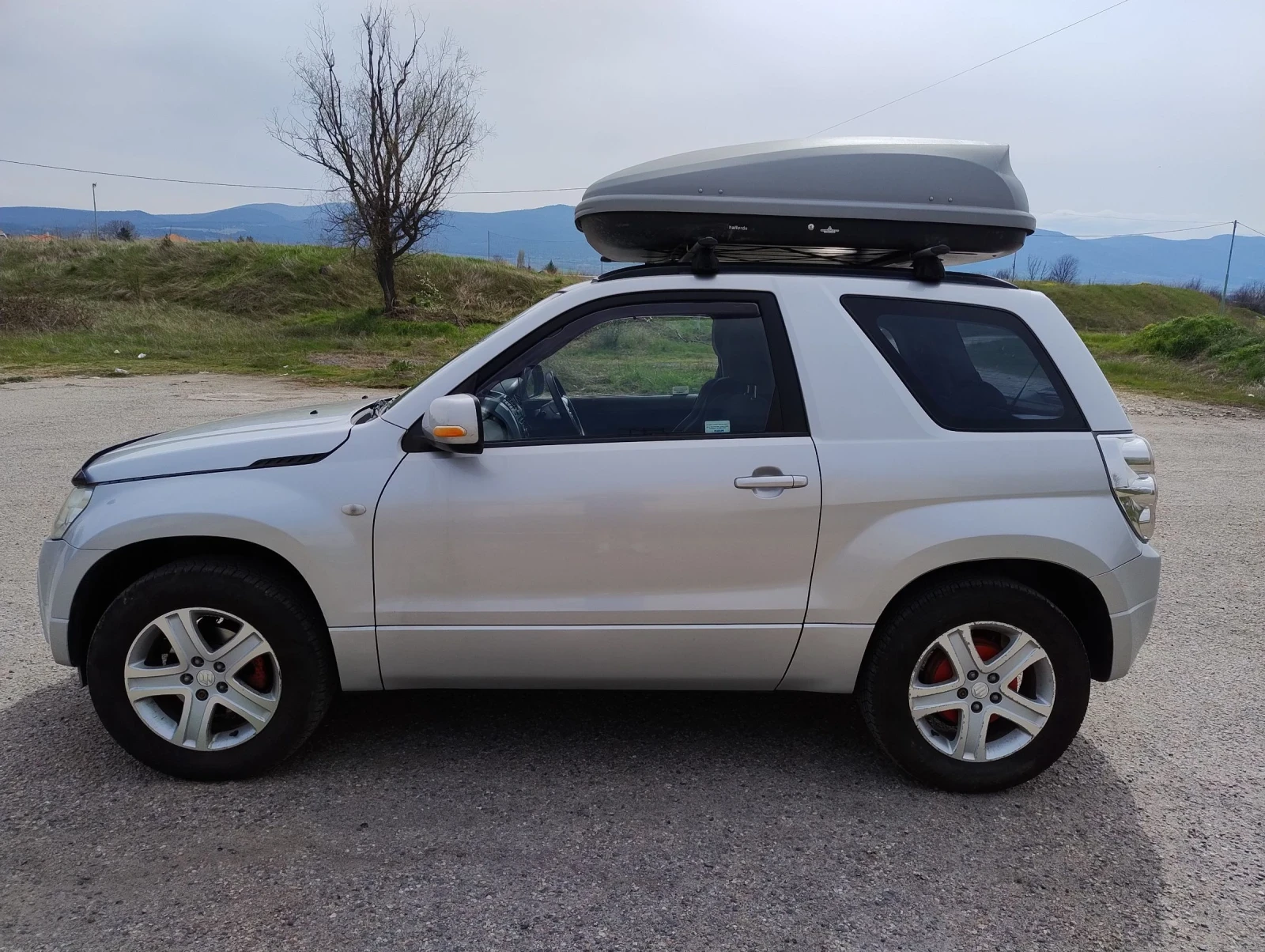 Suzuki Grand vitara 1.6 VVTI, снимка 4 - Автомобили и джипове - 54237138