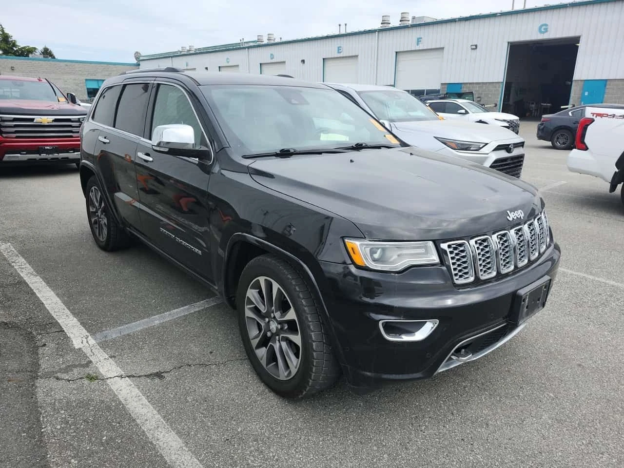 Jeep Grand cherokee OVERLAND| ОБДУХВАНЕ| PANO| MEMORY| , снимка 2 - Автомобили и джипове - 54502235