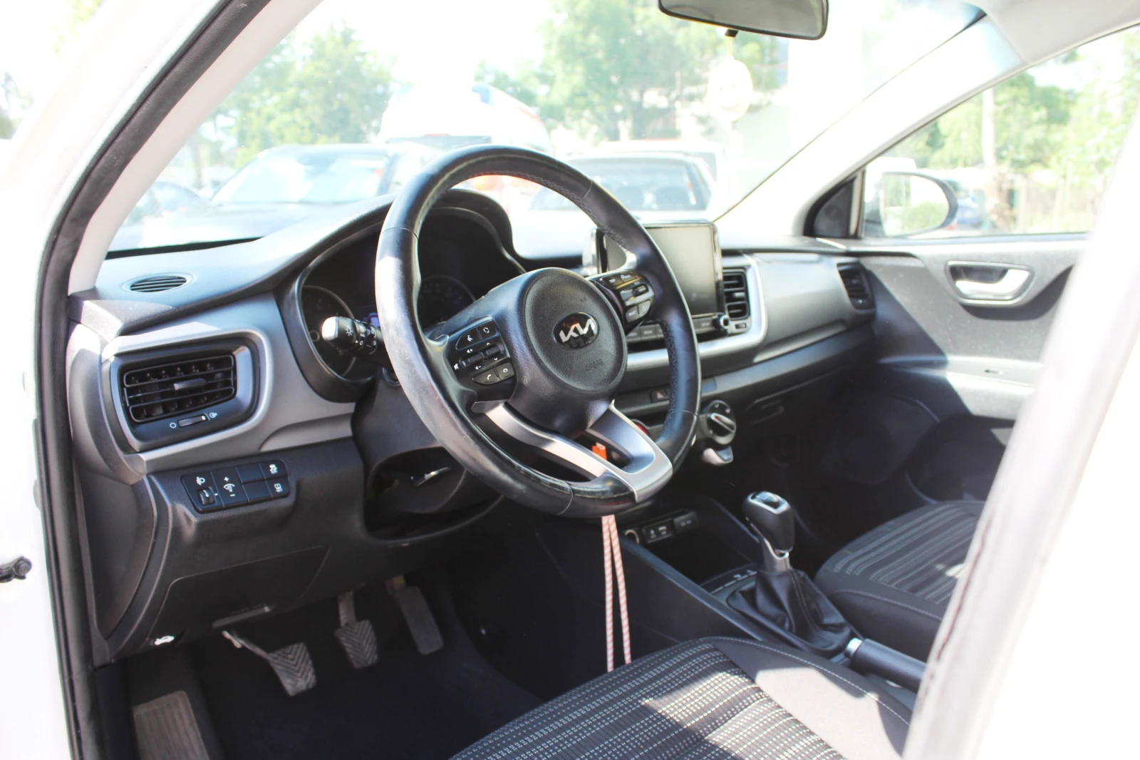 Kia Stonic GAZ, CARPLAY, снимка 5 - Автомобили и джипове - 54767320