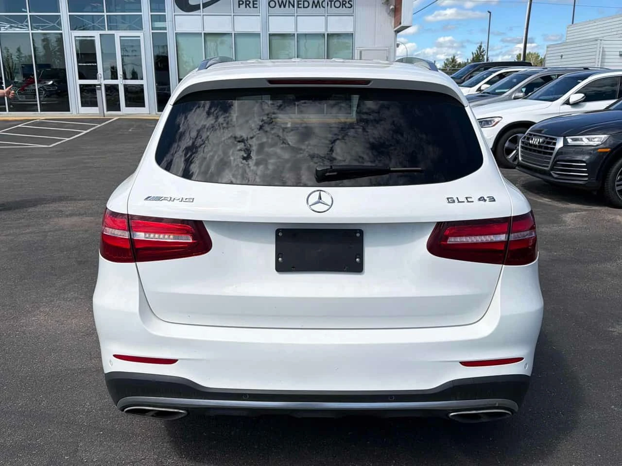 Mercedes-Benz GLC 43 AMG | CARFAX | БЕЗ ПЪРВОНАЧАЛНА ВНОСКА, снимка 4 - Автомобили и джипове - 55179914
