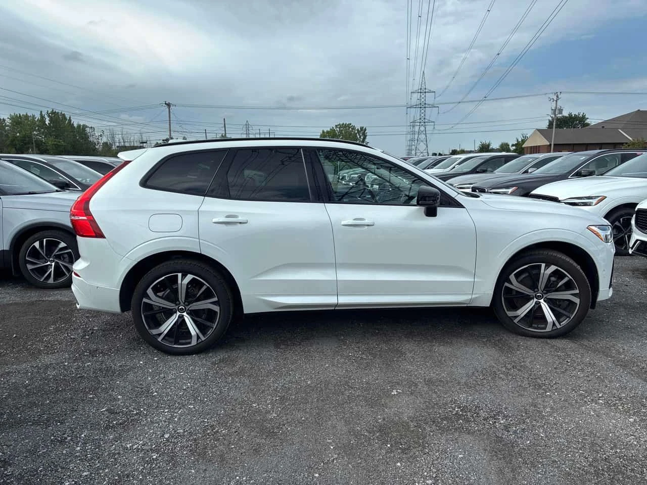 Volvo XC60 * Ultimate Dark Theme* БЕЗ ЗАБЕЛЕЖКИ* , снимка 3 - Автомобили и джипове - 55511203