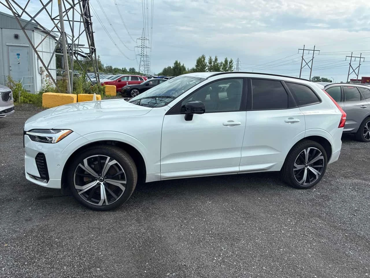 Volvo XC60 * Ultimate Dark Theme* БЕЗ ЗАБЕЛЕЖКИ* , снимка 2 - Автомобили и джипове - 55511203