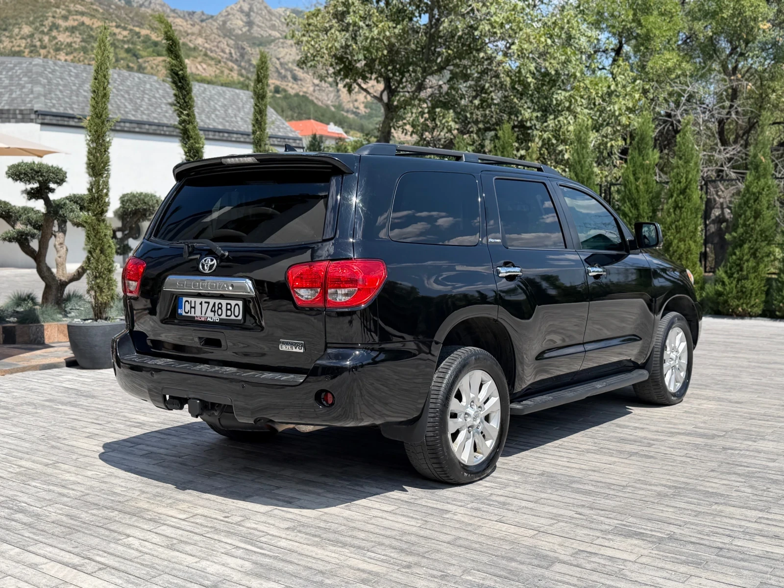Toyota Sequoia 5.7  Platinum, снимка 5 - Автомобили и джипове - 55541153