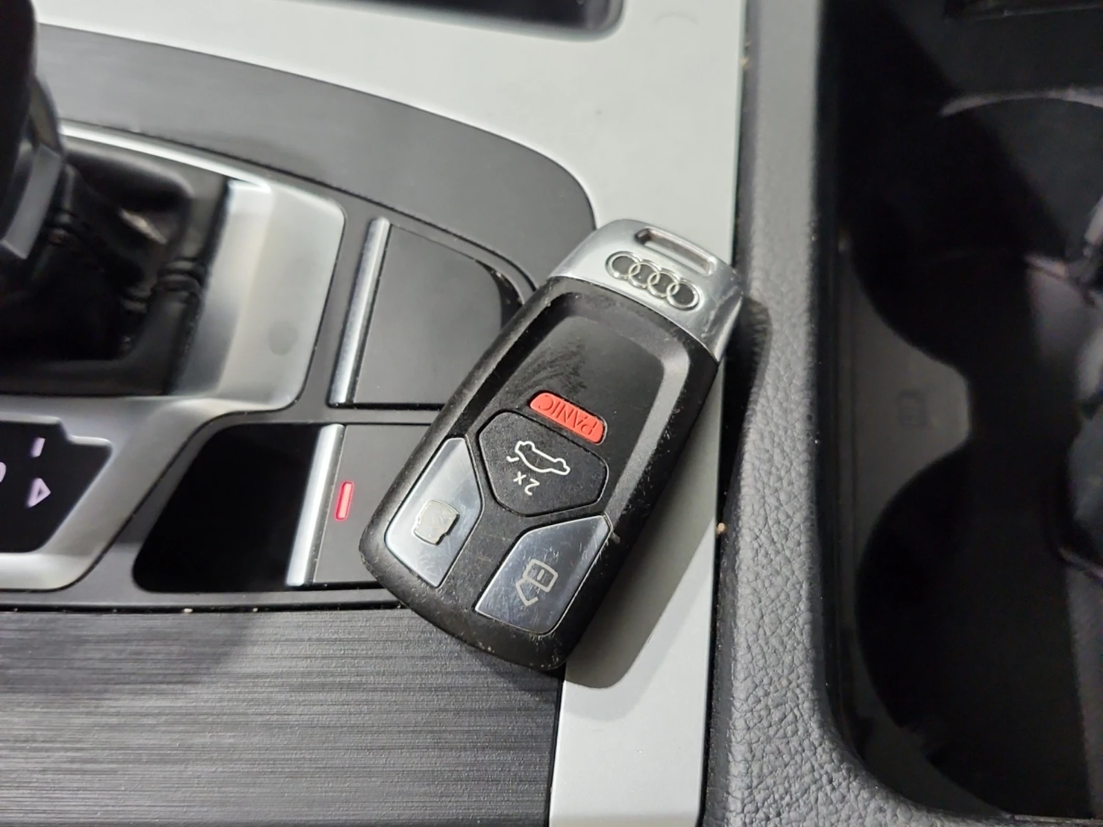 Audi Q5 KOMFORT, снимка 8 - Автомобили и джипове - 56087315