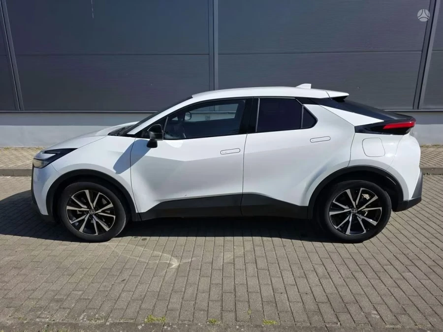 Toyota C-HR Plug-in хибрид, снимка 2 - Автомобили и джипове - 56241081