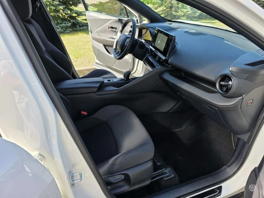 Toyota C-HR Plug-in хибрид, снимка 8 - Автомобили и джипове - 56241081