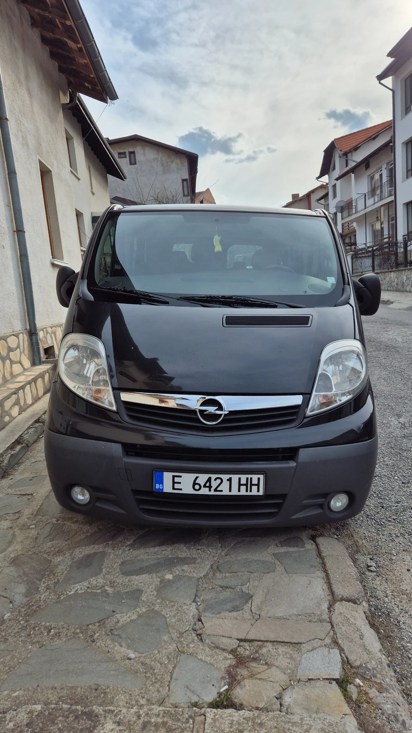 Opel Vivaro 2.5 145 8+ 1