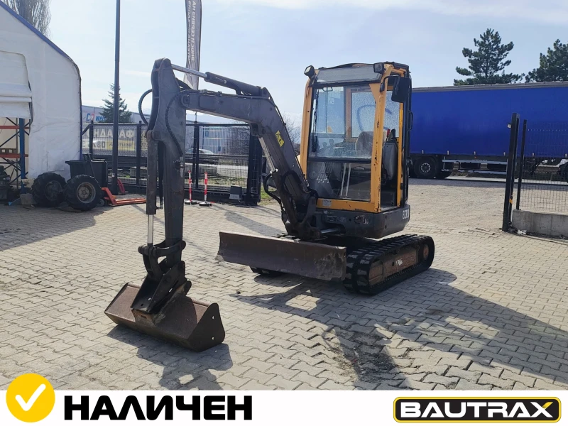 Багер Volvo ECR28, снимка 1 - Индустриална техника - 49462756