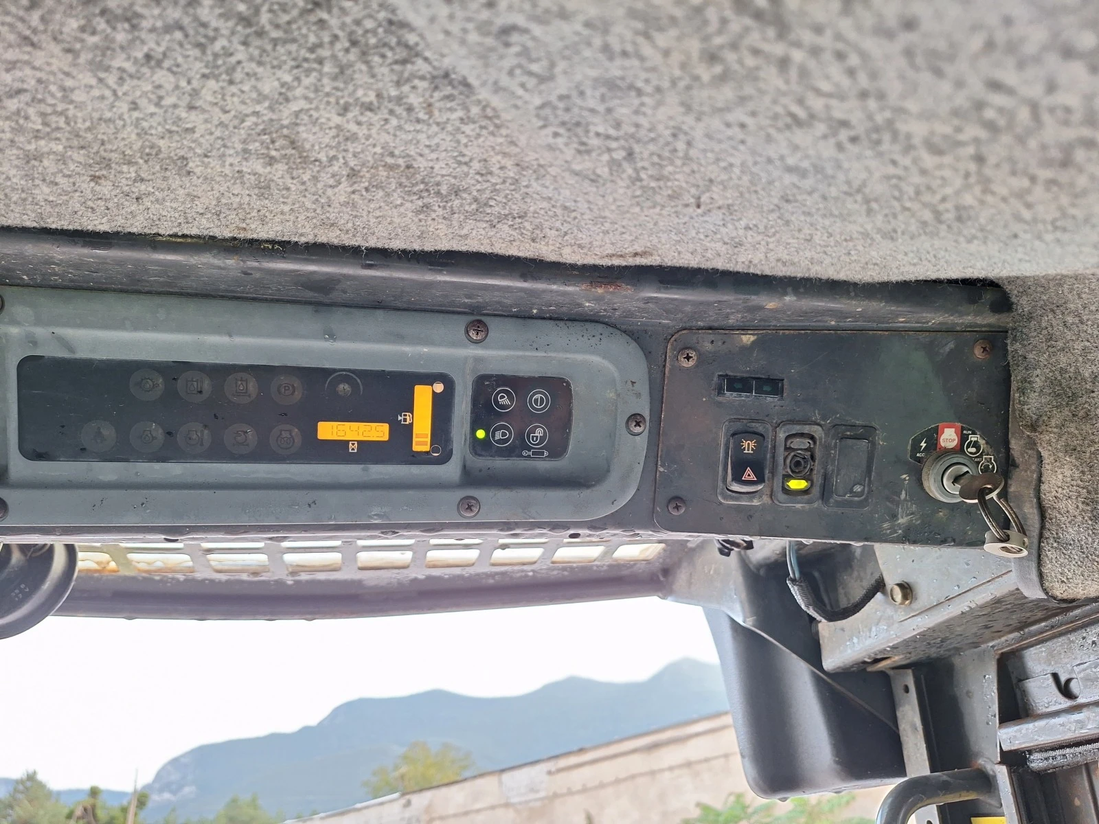 ���� ����� �������� Bobcat New Holland/L160 Street loader 2.5����� | Mobile.bg � ����������� 14