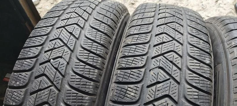 Гуми Зимни 215/70R16, снимка 2 - Гуми и джанти - 35123469