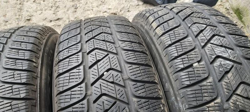 Гуми Зимни 215/70R16, снимка 3 - Гуми и джанти - 35123469