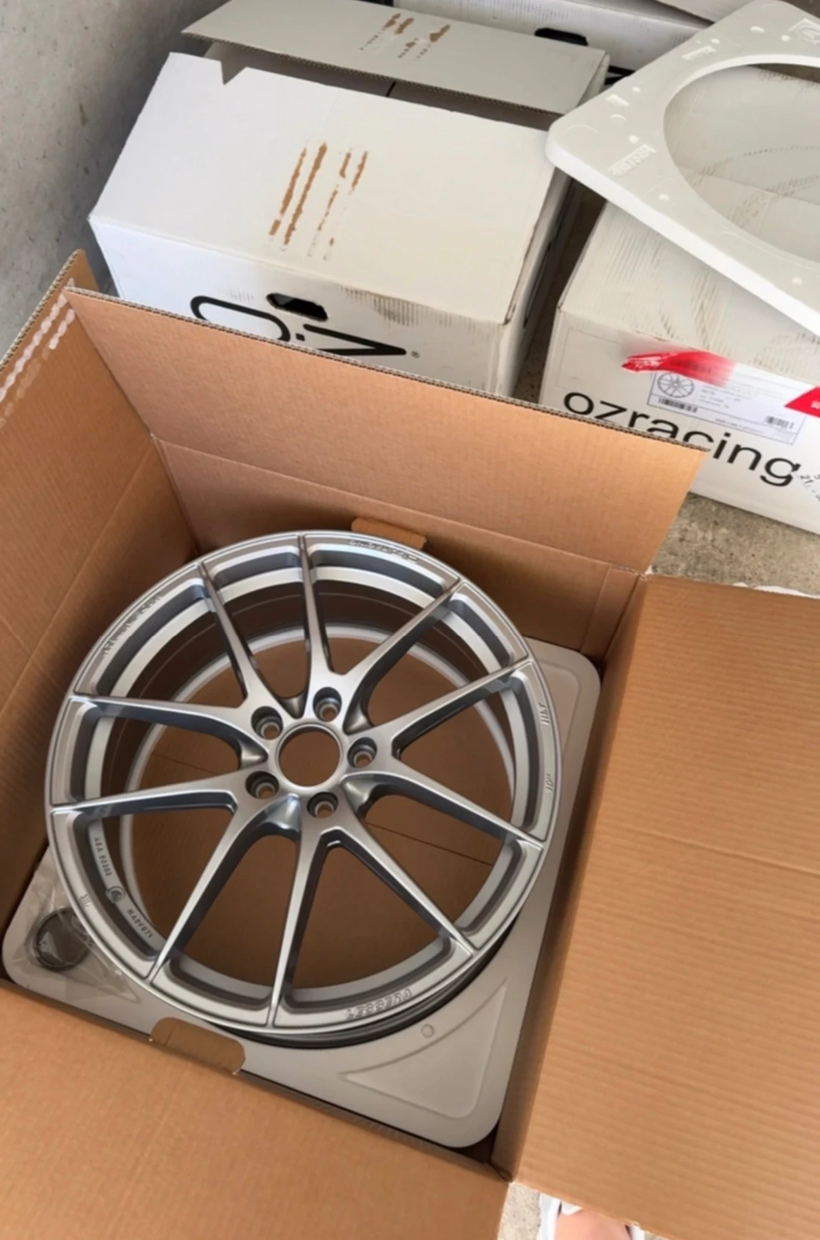    235/40R19 | Mobile.bg   1