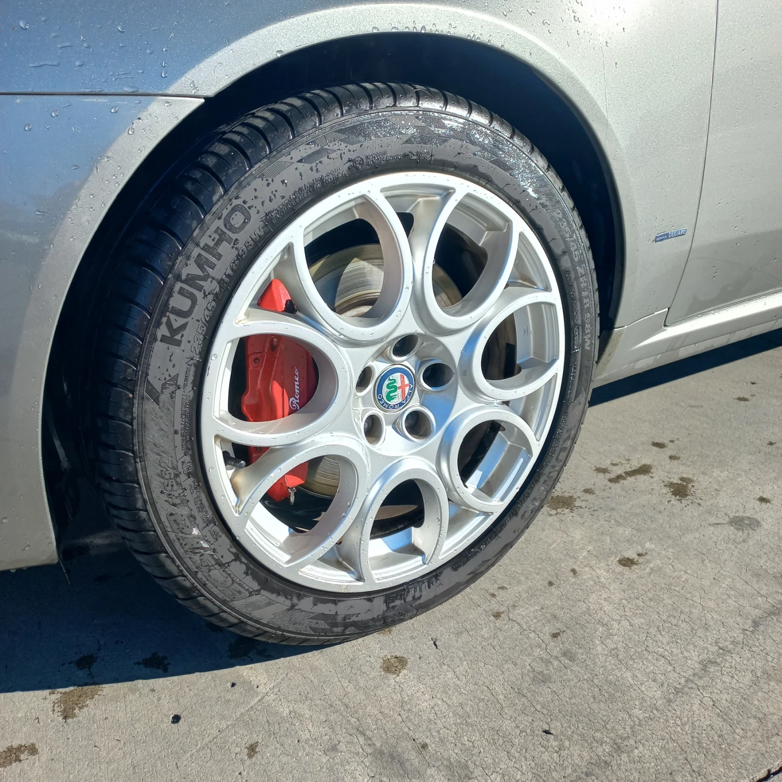 Гуми с джанти Kumho 235/45R18, снимка 2 - Гуми и джанти - 54034245