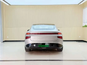 Xpeng P7, снимка 9