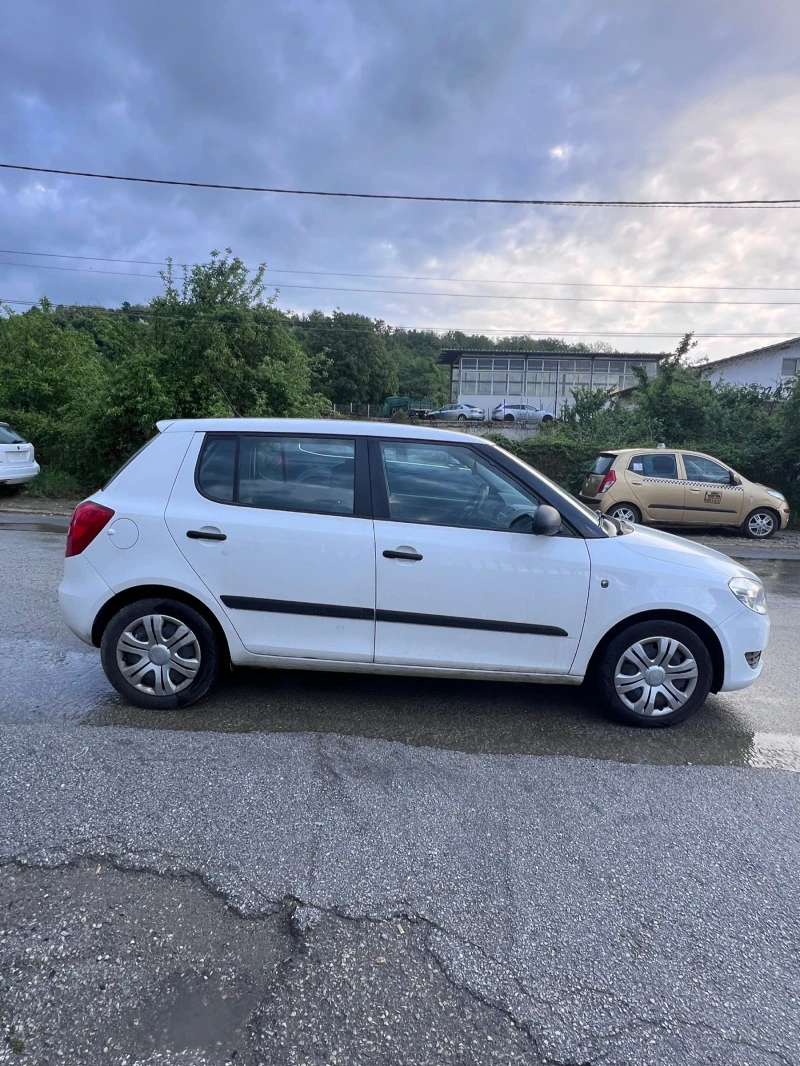 Skoda Fabia 1.2tsi 105кс евро 5 фейслифт, снимка 4 - Автомобили и джипове - 47429747