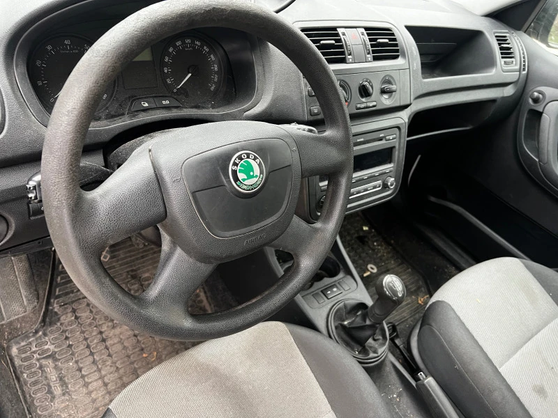 Skoda Fabia 1.2tsi 105кс евро 5 фейслифт, снимка 9 - Автомобили и джипове - 46540732