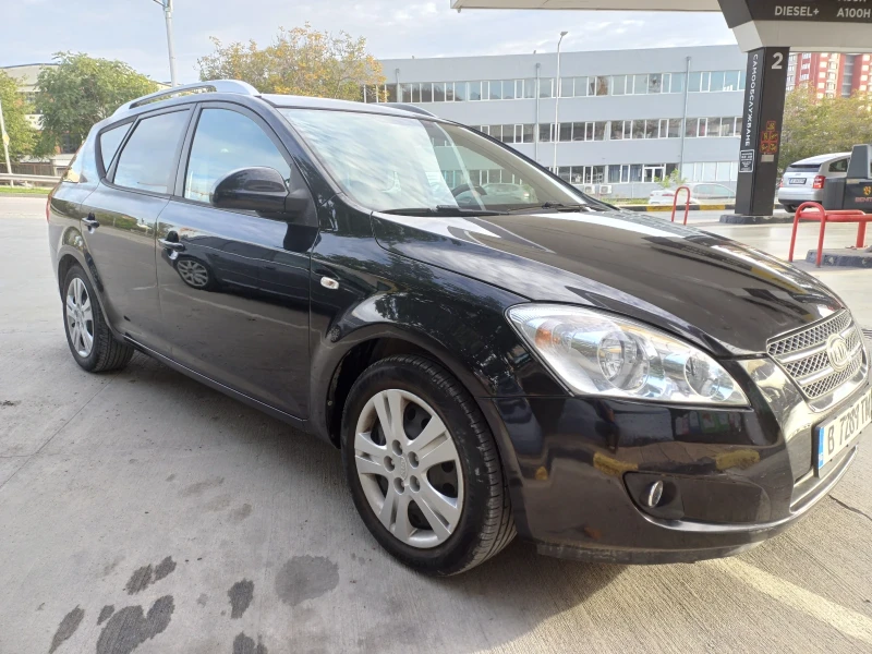 Kia Ceed SW 1.6I, снимка 4 - Автомобили и джипове - 48870560