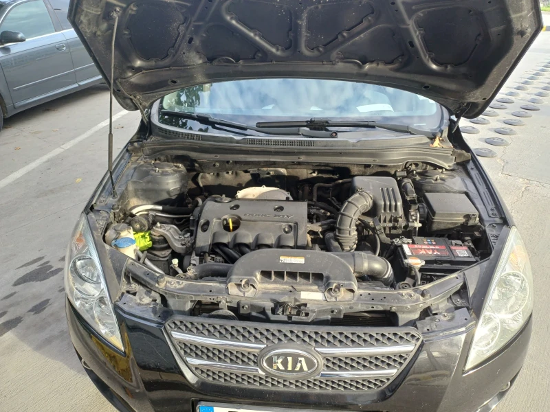 Kia Ceed SW 1.6I, снимка 10 - Автомобили и джипове - 48870560