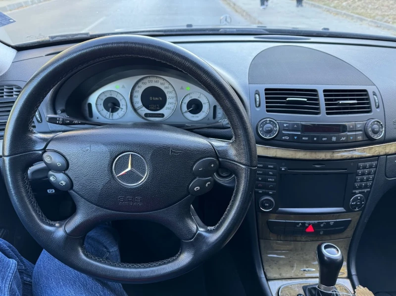 Mercedes-Benz E 300 Bluetec Avantgarde, снимка 7 - Автомобили и джипове - 49131683