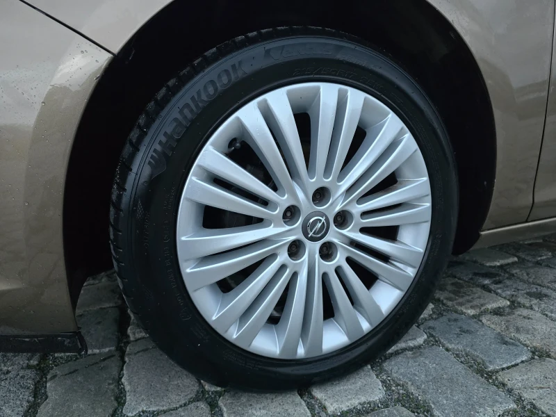 Opel Astra 1.4i 140кс EURO 5, снимка 9 - Автомобили и джипове - 52575217