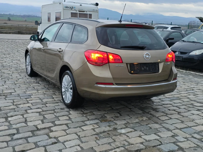 Opel Astra 1.4i 140кс EURO 5, снимка 8 - Автомобили и джипове - 52575217
