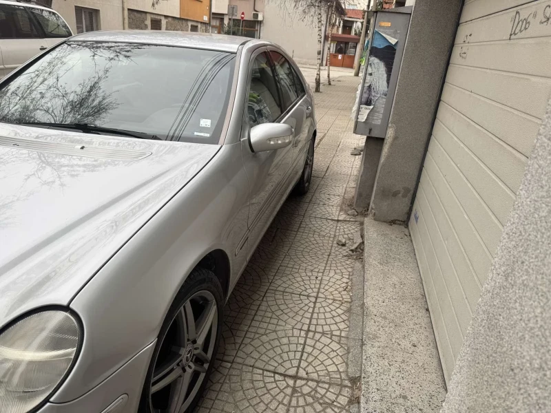 Mercedes-Benz C 200, снимка 8 - Автомобили и джипове - 53177597