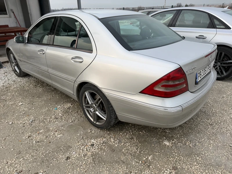 Mercedes-Benz C 200, снимка 5 - Автомобили и джипове - 53177597