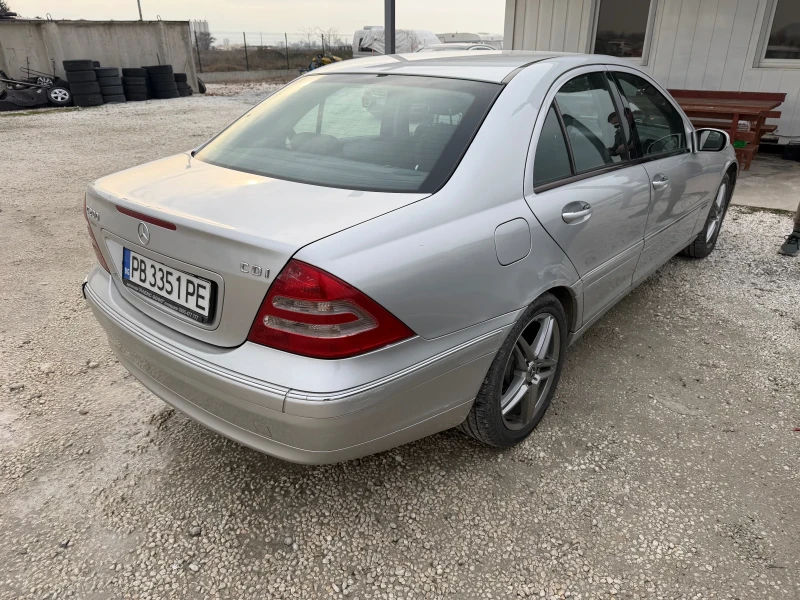 Mercedes-Benz C 200, снимка 4 - Автомобили и джипове - 53177597