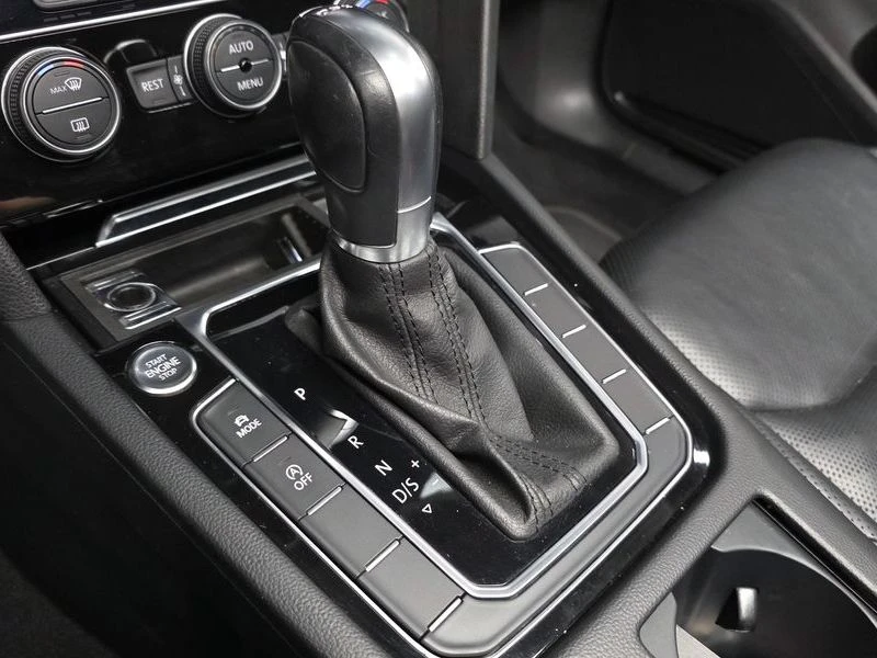 VW Arteon 2.0 TDI | DIGITAL| PANO| DIST| ОБДУХВАНЕ, снимка 8 - Автомобили и джипове - 55747031