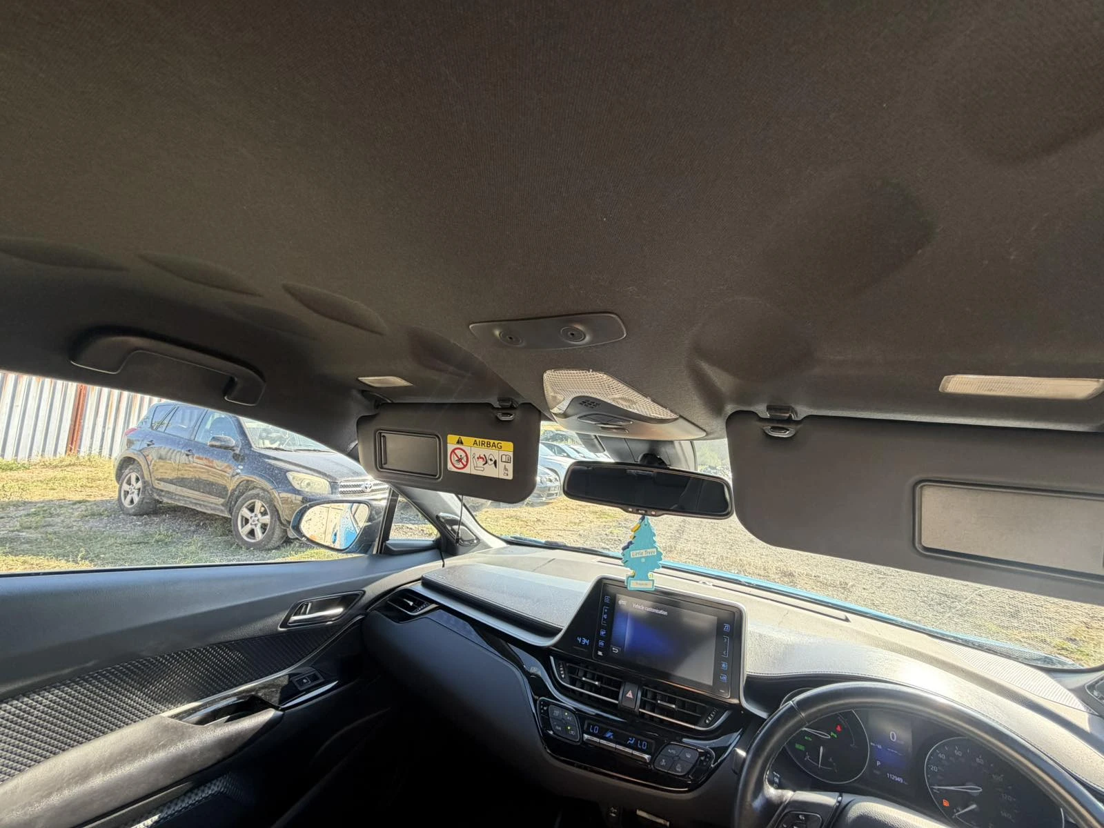 Toyota C-HR 1.8 Hybrid 122 кс 2ZR-FXE автомат 2018г, снимка 11 - Автомобили и джипове - 52982401